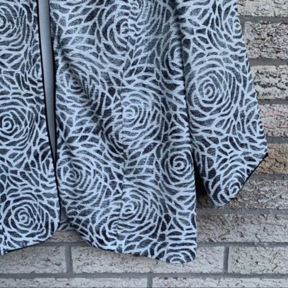 Joseph Ribkoff black white Rose print jacket 16 US - Picture 8 of 10